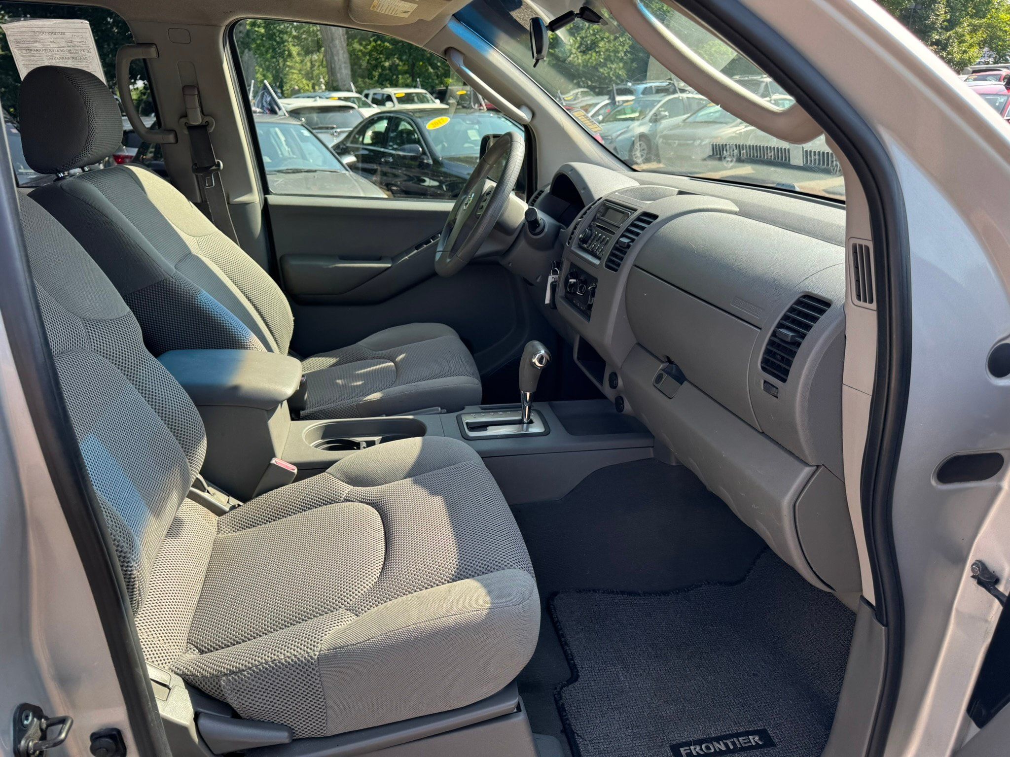 Used 2006 Nissan Frontier SE w/ (P01) Power Pkg RWD image 10