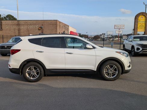 Used 2018 Hyundai Santa Fe Sport image 2