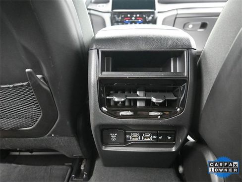 Used 2025 Jeep Grand Cherokee Limited w/ Luxury Tech Group II image 26