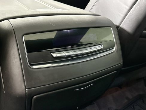Used 2023 Cadillac Escalade ESV Premium Luxury Platinum AWD/4WD image 31