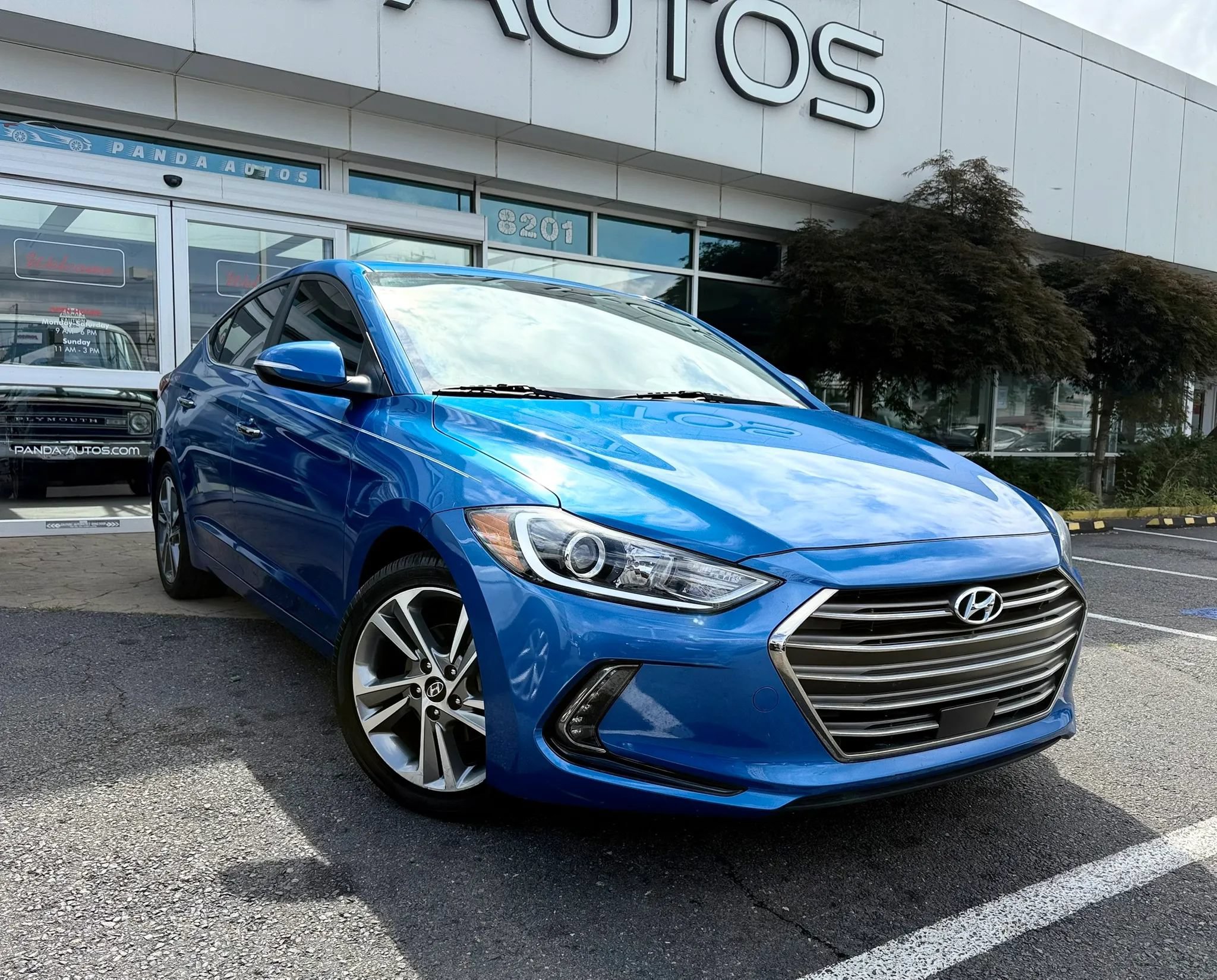 Used 2017 Hyundai Elantra Limited w/ Limited Ultimate Package 05 FWD image 1