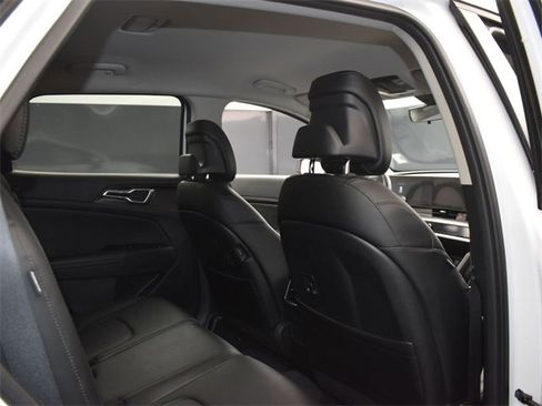 Certified 2025 Kia Sportage EX image 11