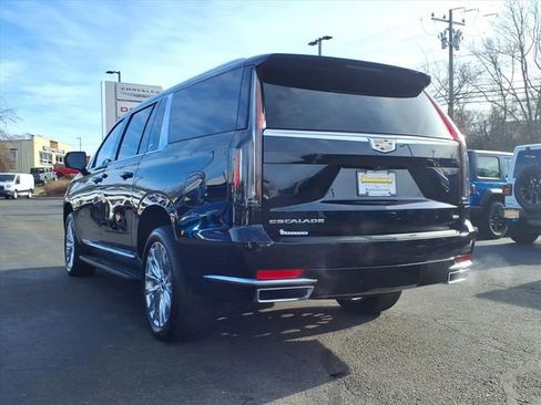 Used 2023 Cadillac Escalade ESV Premium Luxury image 5