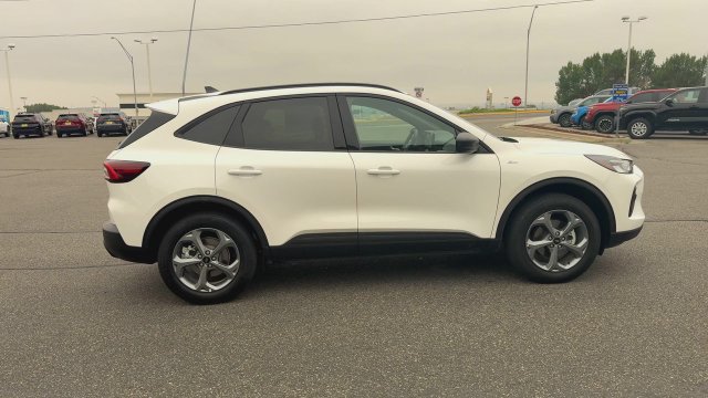 Used 2025 Ford Escape ST-Line w/ Tech Pack #1 AWD/4WD image 9