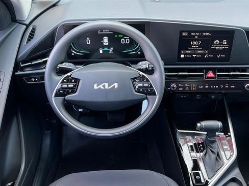 New 2026 Kia Niro LX FWD image 15