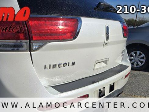 Used 2012 Lincoln MKX AWD image 11