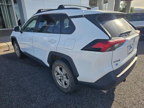 Used 2021 Toyota RAV4 XLE w/ Carpet Mat Package (TMS) FWD image 4