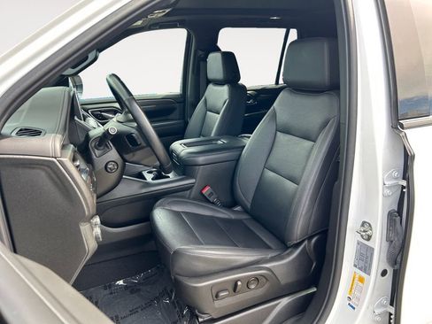 Used 2023 Chevrolet Tahoe Z71 w/ Luxury Package AWD/4WD image 7