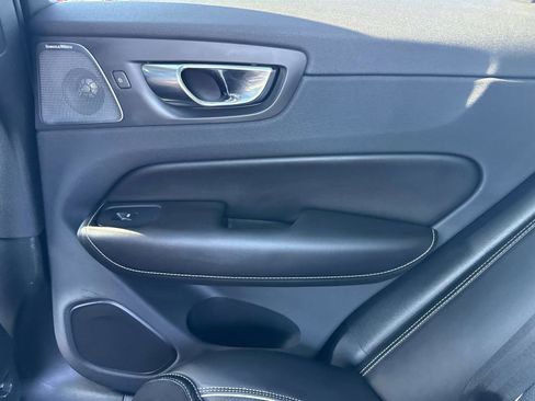 Used 2018 Volvo XC60 T8 R-Design w/ Convenience Package image 13