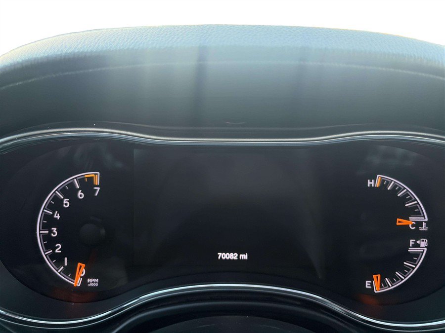 Used 2019 Jeep Grand Cherokee Overland AWD/4WD image 23
