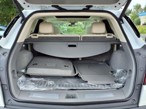 New 2025 Cadillac XT5 Premium Luxury w/ LPO, Floor Liner Package image 8