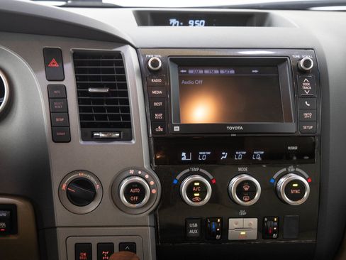 Used 2013 Toyota Sequoia Platinum AWD/4WD image 22