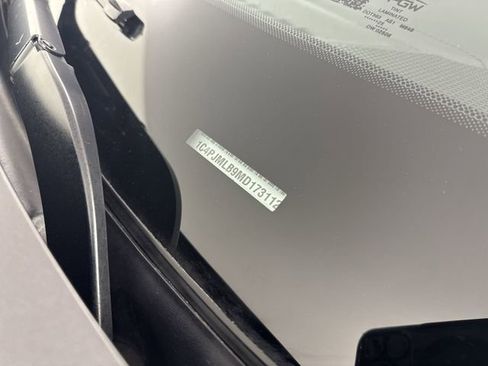 Used 2021 Jeep Cherokee Latitude Plus image 33