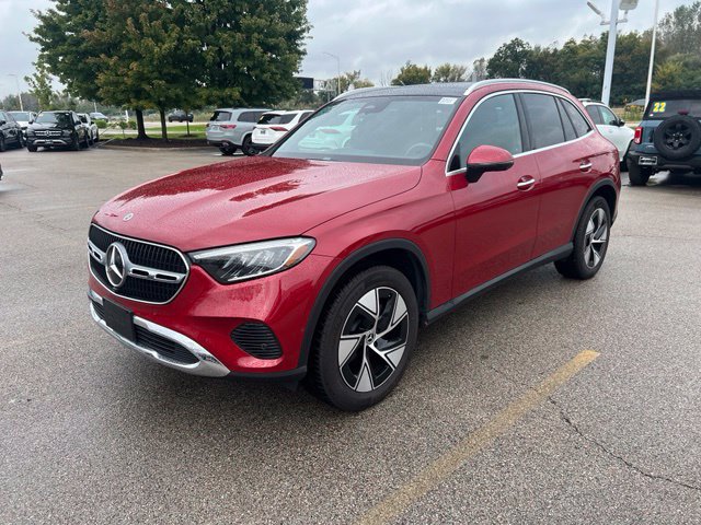 Used 2024 Mercedes-Benz GLC 300 4MATIC image 2