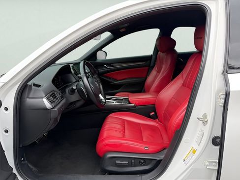 Used 2019 Honda Accord Sport image 11