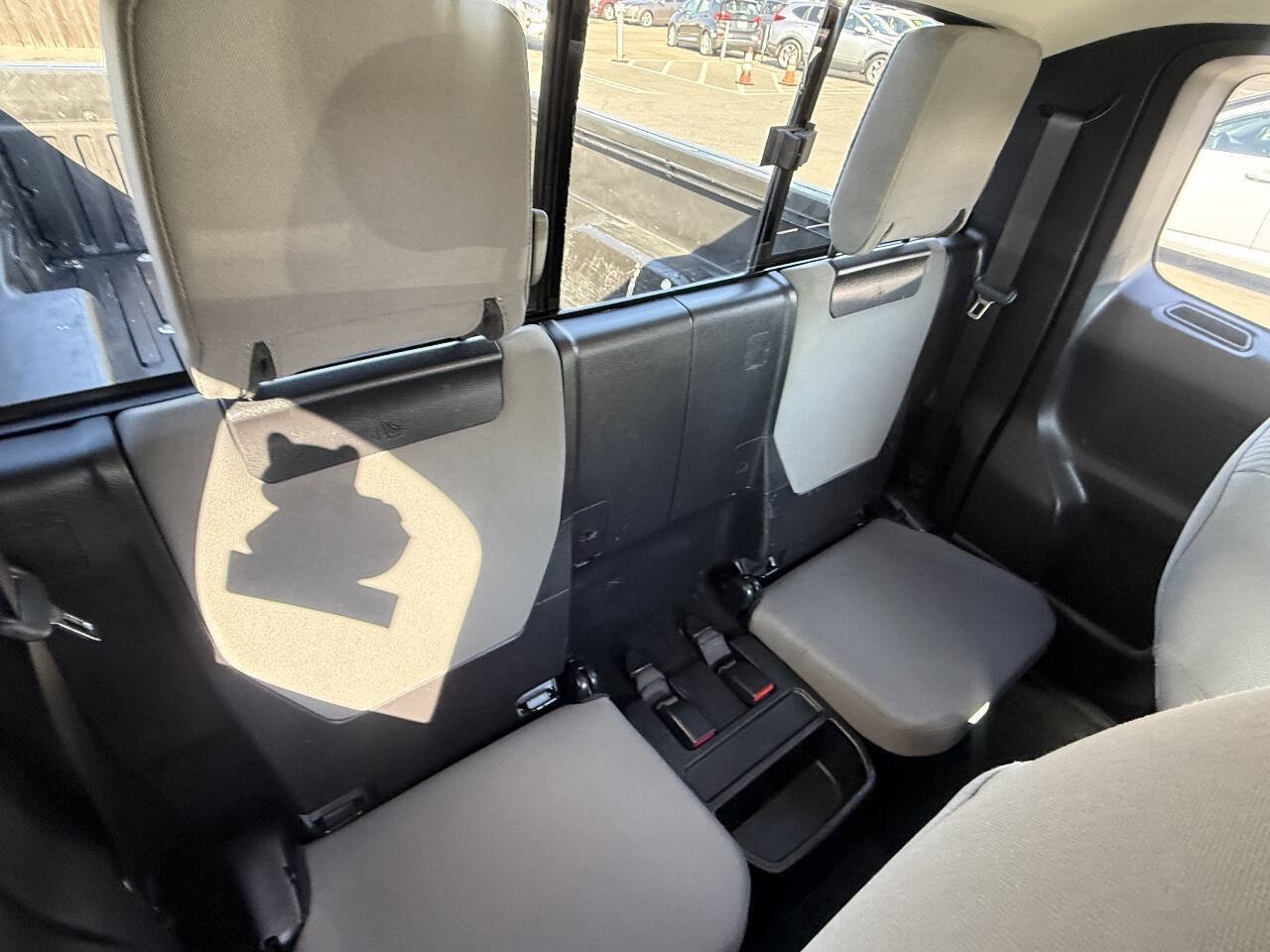 Used 2020 Toyota Tacoma SR w/ SR Convenience Package RWD image 19