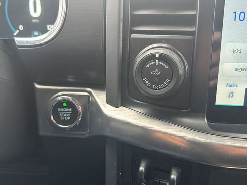 Used 2021 Ford F150 Lariat w/ Equipment Group 502A High image 31