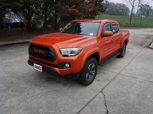 Used 2017 Toyota Tacoma SR5 image 23