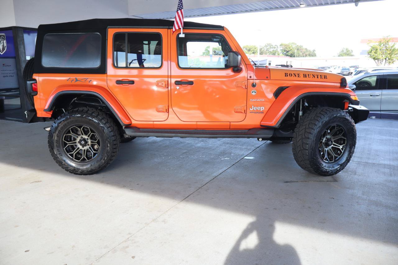 Used 2019 Jeep Wrangler Unlimited Sahara AWD/4WD image 6
