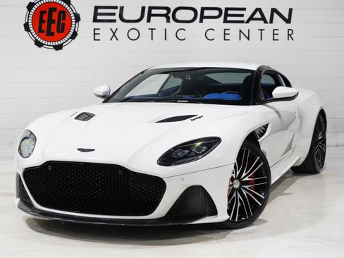 Used 2020 Aston Martin DBS Superleggera RWD image 4