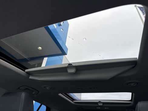 Used 2018 Chevrolet Traverse Premier image 31