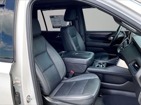 Used 2023 Chevrolet Tahoe Z71 w/ Z71 Off-Road Package AWD/4WD image 7