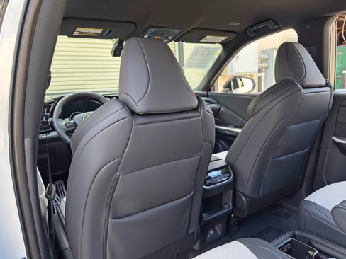 Used 2026 Lexus TX 500h AWD w/ Technology Package image 37