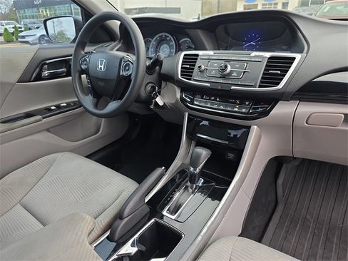 Used 2017 Honda Accord LX image 18