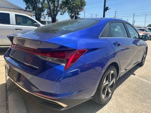 Used 2023 Hyundai Elantra Limited w/ Cargo Package FWD image 4