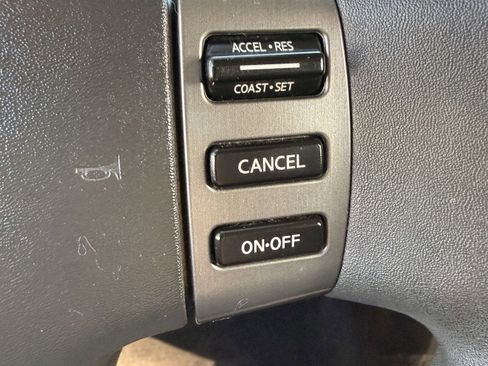 Used 2012 Nissan Titan SV image 28