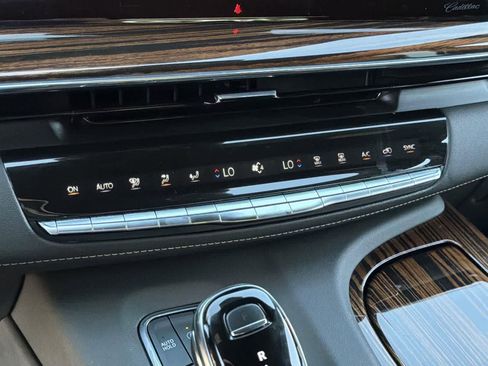 Used 2023 Cadillac Escalade ESV Premium Luxury image 15