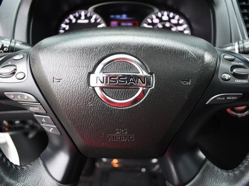 Used 2017 Nissan Pathfinder Platinum AWD/4WD image 31