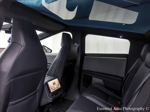 Used 2024 Tesla Cybertruck AWD Crew Cab image 15