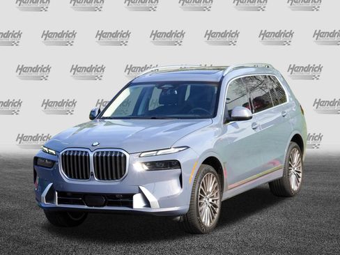 Used 2024 BMW X7 xDrive40i w/ Premium Package AWD/4WD image 5