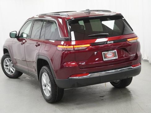 New 2026 Jeep Grand Cherokee Laredo AWD/4WD image 11
