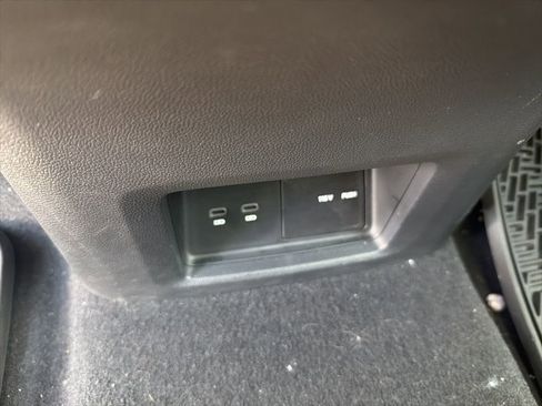 Used 2024 Volkswagen Atlas SE image 9