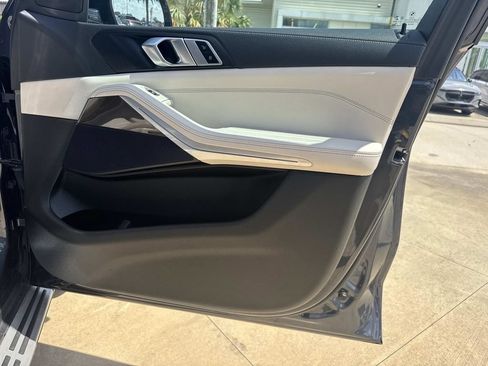 Used 2022 BMW X5 sDrive40i w/ Premium Package RWD image 13