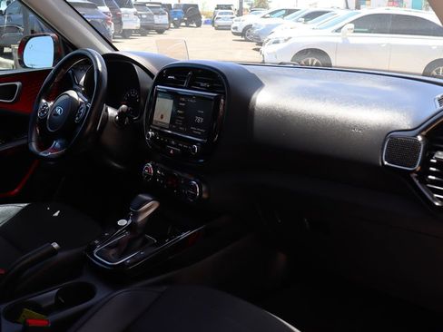Used 2021 Kia Soul Turbo FWD image 35