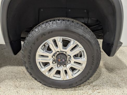 Used 2024 Chevrolet Silverado 3500 High Country w/ High Country Premium Package image 13