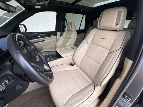 Certified 2023 Cadillac Escalade Premium Luxury w/ Performance Package AWD/4WD image 20