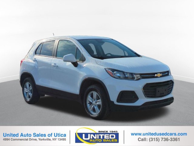 Used 2022 Chevrolet Trax LS w/ Tint and Cruise Package AWD/4WD image 1