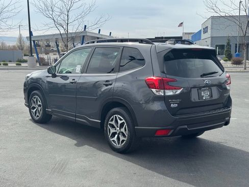 Used 2022 Subaru Forester Premium AWD/4WD image 9