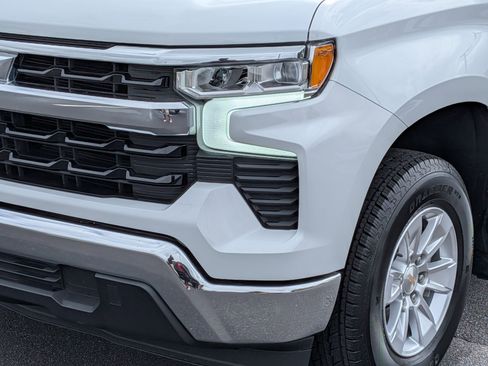 Used 2025 Chevrolet Silverado 1500 LT RWD image 9