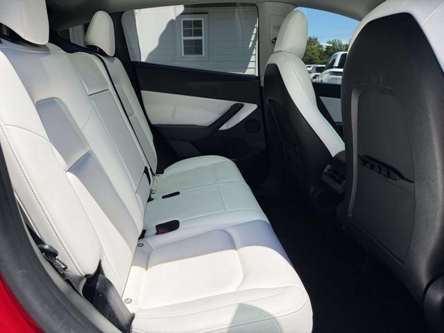 Used 2021 Tesla Model Y Long Range AWD/4WD image 11