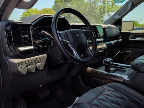 Used 2025 Chevrolet Silverado 1500 RST AWD/4WD image 15