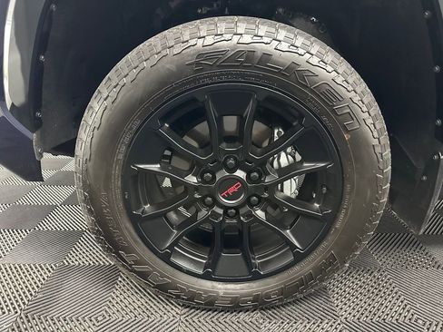 Used 2026 Toyota Tundra Platinum w/ TRD Off-Road Package AWD/4WD image 37