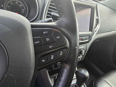 Used 2021 Jeep Cherokee Trailhawk w/ Sun, Sound & Nav Group AWD/4WD image 21