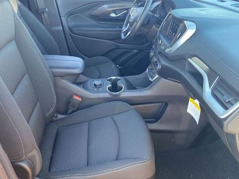 Used 2024 GMC Terrain SLE w/ Driver Convenience Package image 18