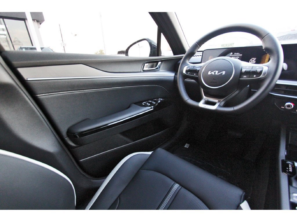 New 2026 Kia K5 GT-Line FWD image 9