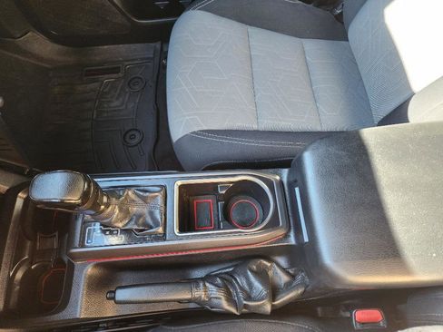 Used 2022 Toyota Tacoma TRD Off-Road image 18